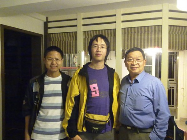 左到右：谢文鹏、我、陈栋华