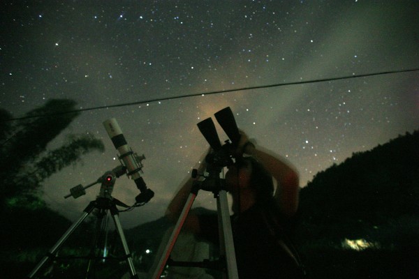Discoverer observing Lulin (image by Xun Zheng)