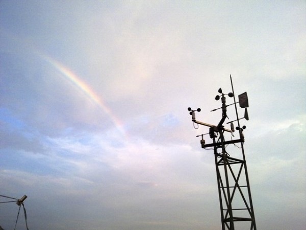 6月17日彩虹与风向风速计
