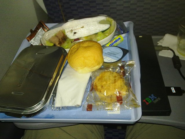In-flight meal with my laptop as meal plate (yep I get use to put my laptop into multiple usage)